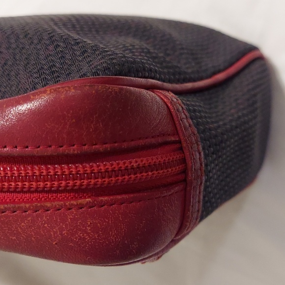 Authentic Yves Saint Laurent Clutch Bag in Textured PVC and Red Leather - Picture 7 of 9